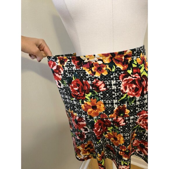 Xhilaration Floral Skater Mini Skirt Black White Flared Cute Zip Up Glam Sz M - Picture 3 of 7